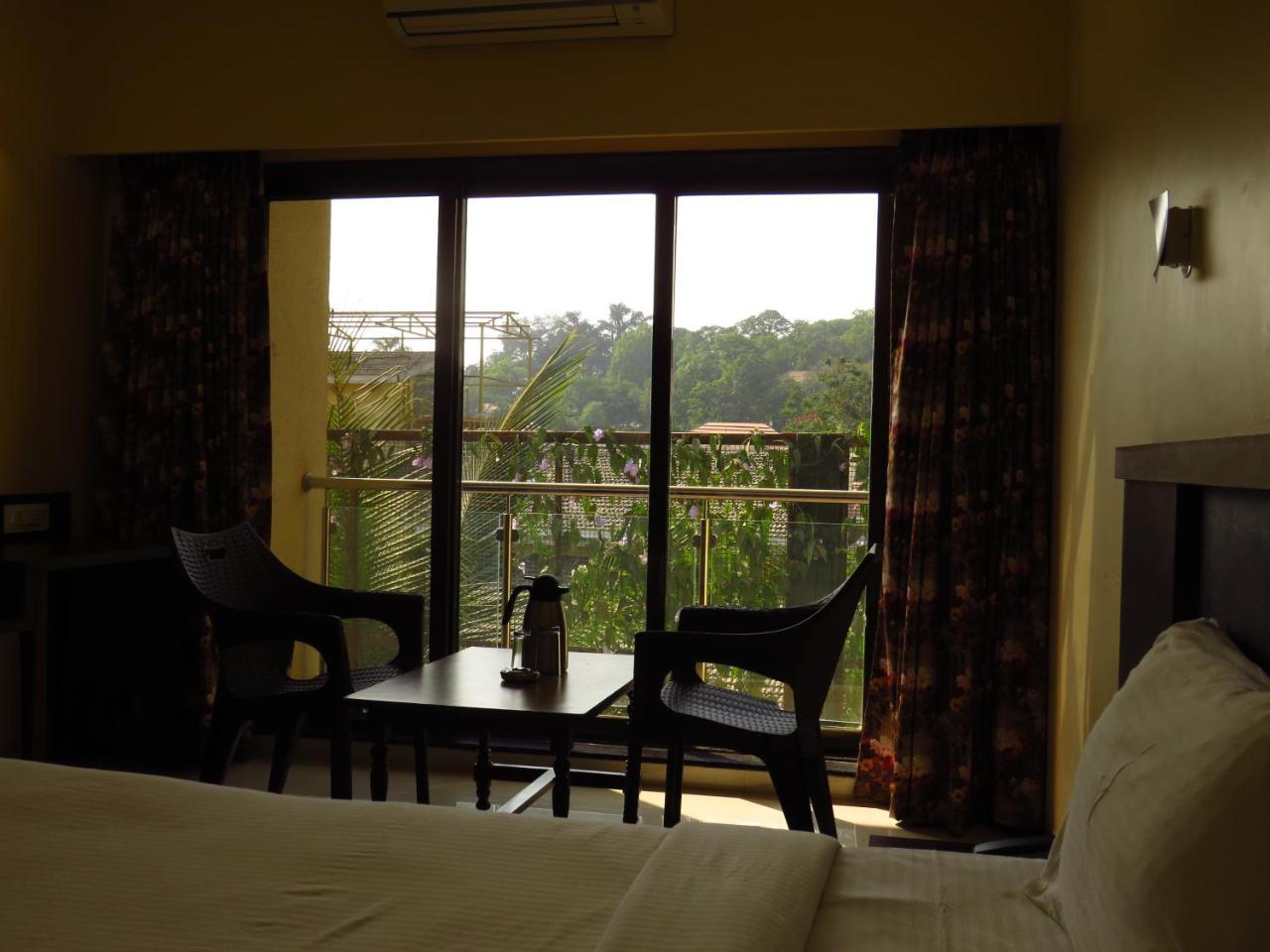 City Palace Resort 罗纳瓦拉 外观 照片