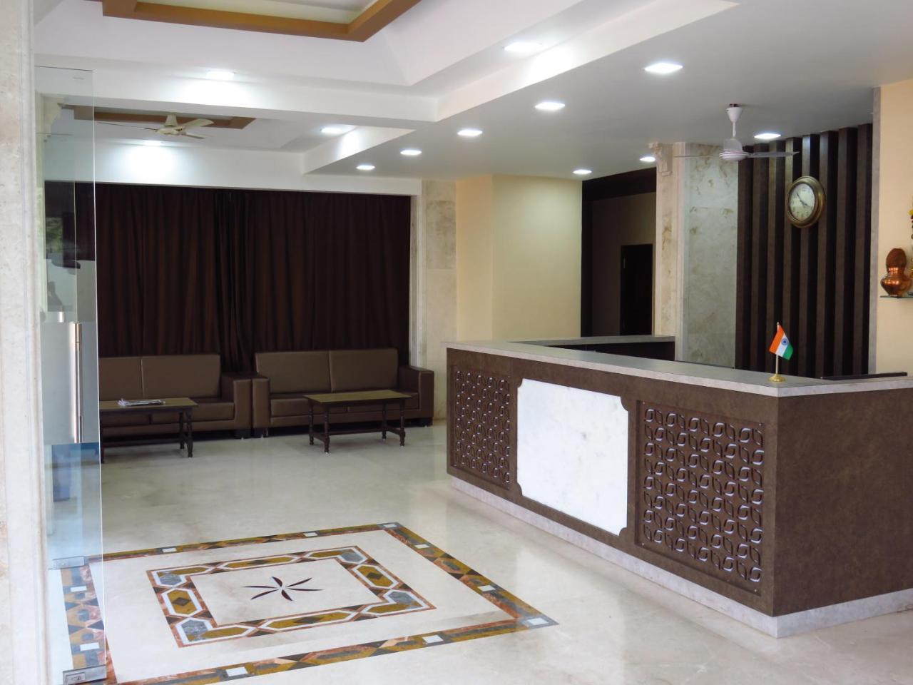 City Palace Resort 罗纳瓦拉 外观 照片