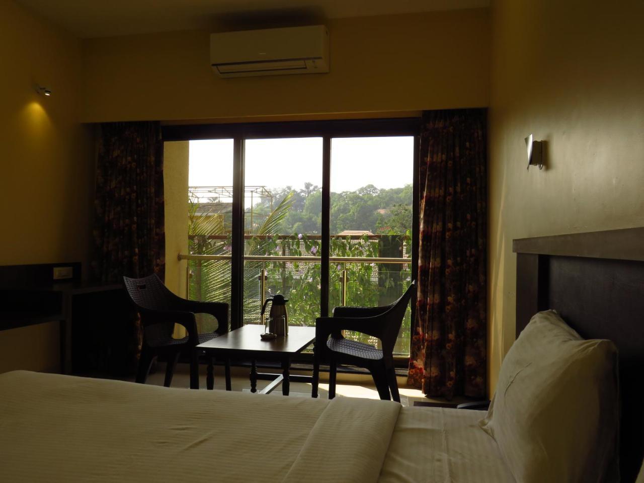 City Palace Resort 罗纳瓦拉 外观 照片