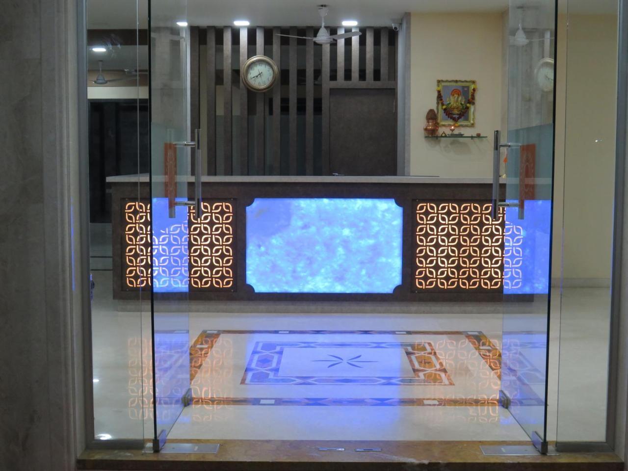 City Palace Resort 罗纳瓦拉 外观 照片
