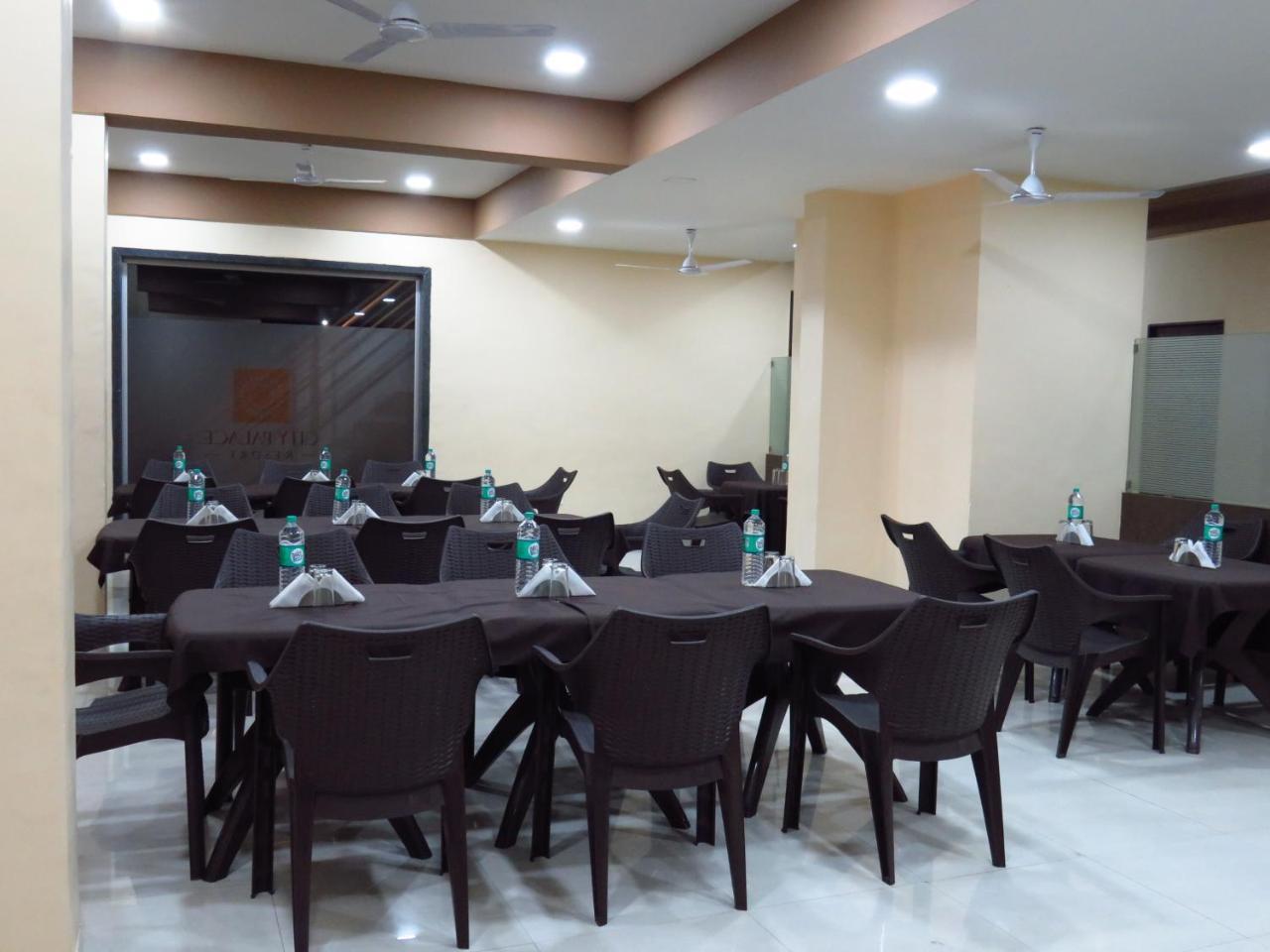 City Palace Resort 罗纳瓦拉 外观 照片