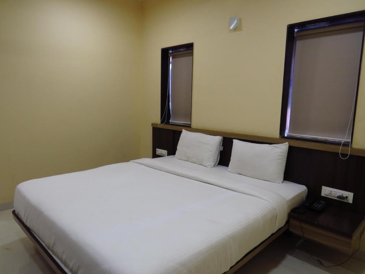 City Palace Resort 罗纳瓦拉 外观 照片
